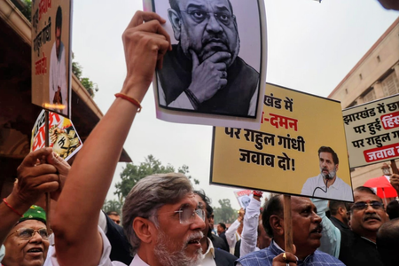 झारखंड छात्रों पर संसद में संग्राम