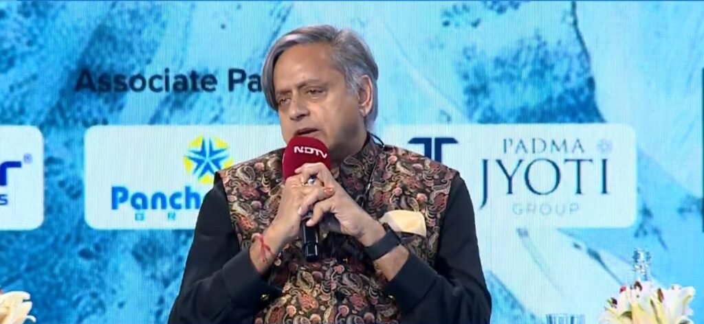Shashi Tharoor: जेन-जी प्रोटेस्ट पर थरूर ने की भारत के लोकतंत्र की तारीफ