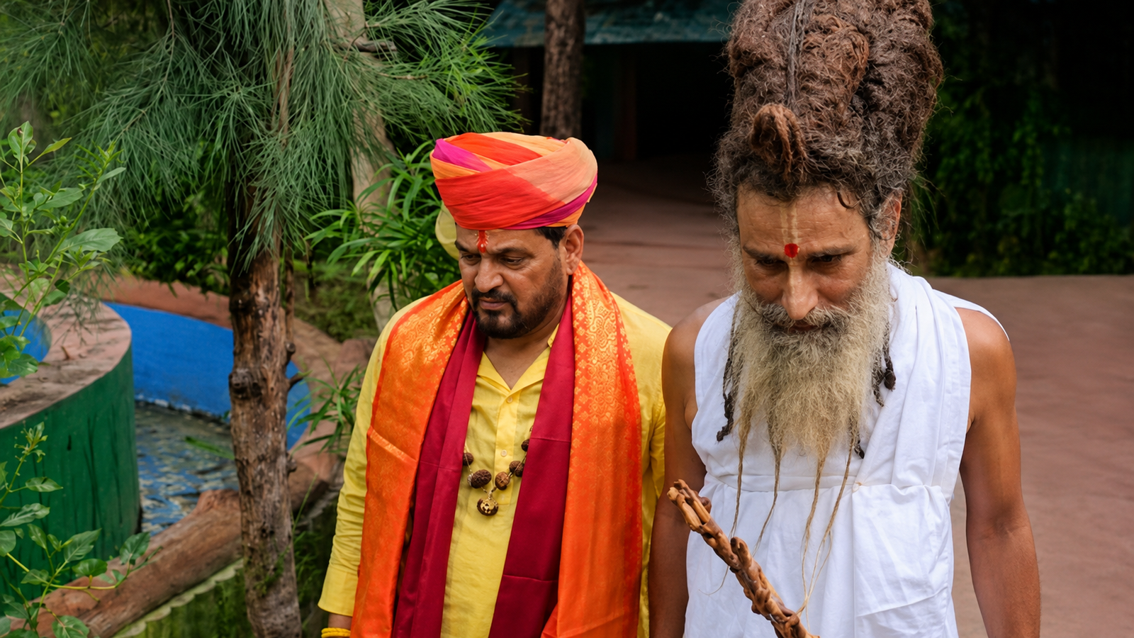 Brij Bhushan: कोर्ट से बरी होने के बाद गुरु के दरबार पहुंचे बृजभूषण शरण सिंह, वृंदावन में लिया आशीर्वाद