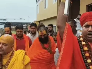 Ram Mandir Donation: राम मंदिर चढ़ावा चोरी पर बढ़ा विवाद