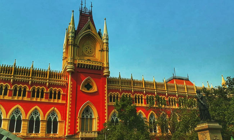 Kolkata High Court: कलकत्ता हाई कोर्ट ने मदरसों को सुनाई खरी-खोटी, कहा- 'वंदे मातरम् गाने से आसमान नहीं टूट पड़ेगा'