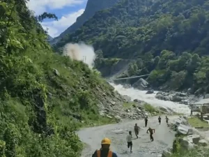 Nepal Flood: नेपाल बाढ़ में 133 भारतीय समेत 1000 लापता