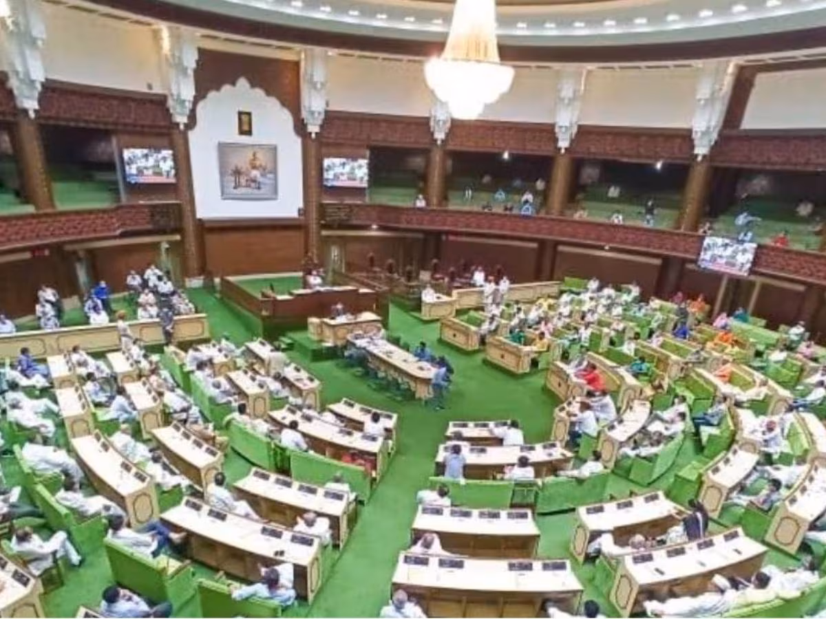 विधानसभा में कांग्रेस-बीजेपी आमने-सामने
