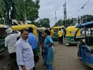 Bhopal Taxi Strike: कैब बंद, ऑटो ने बढ़ाया किराया
