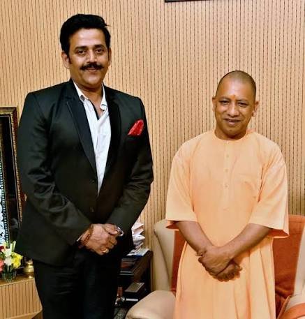 Yogi Adityanath: रवि किशन के मौन पर CM योगी ने ली चुटकी, दावत से लेकर फिल्मों तक पूछ डाले सवाल