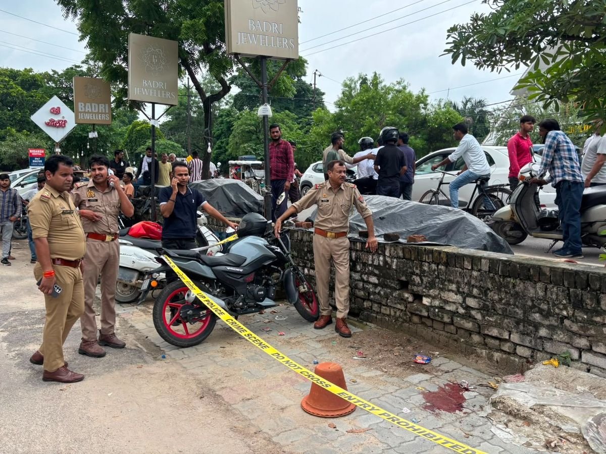 गोमतीनगर में दिनदहाड़े बैंक अधिकारी की हत्या