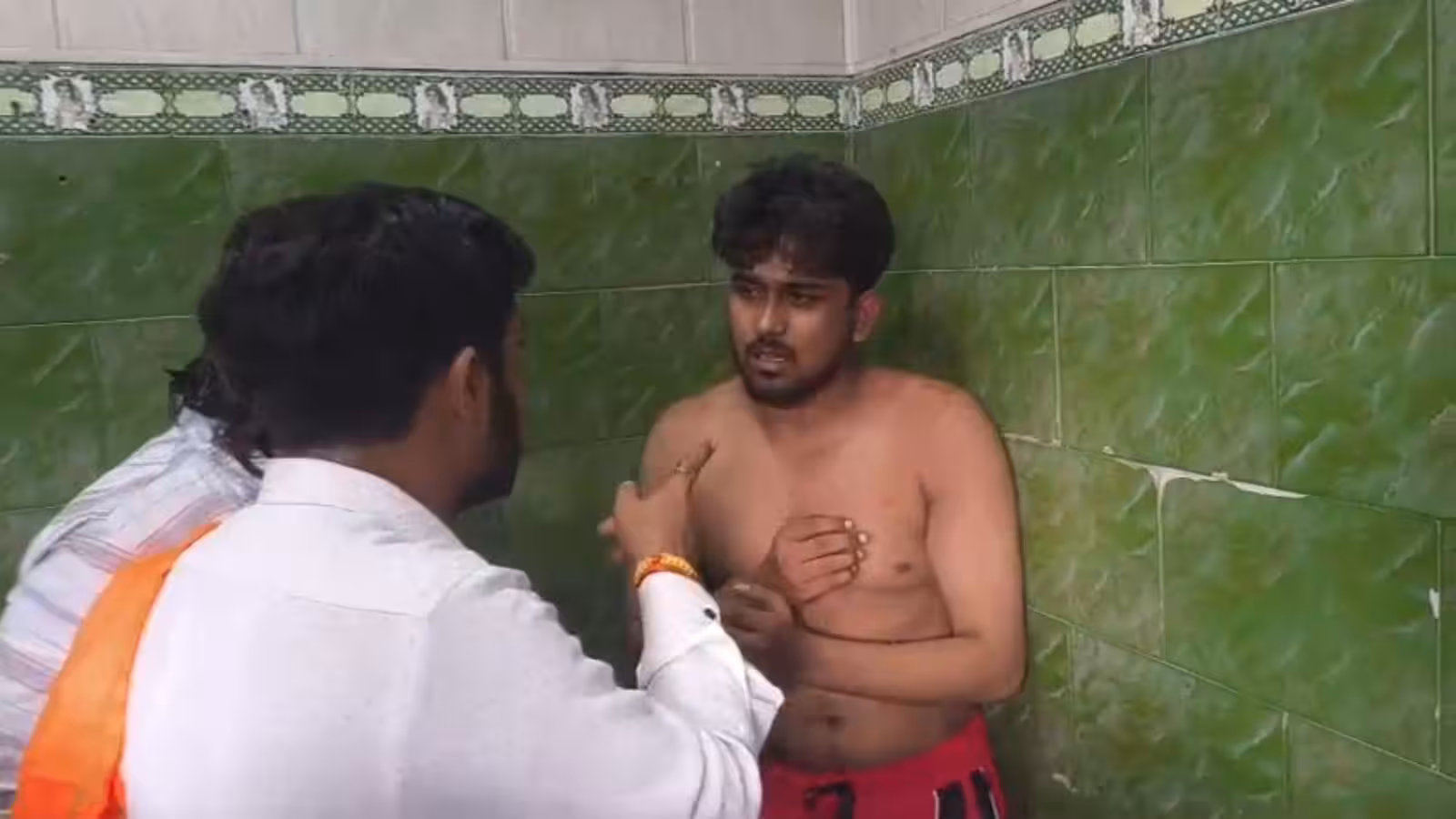 होटल के कमरे में हिंदू नाबालिग संग मिला फरदीन