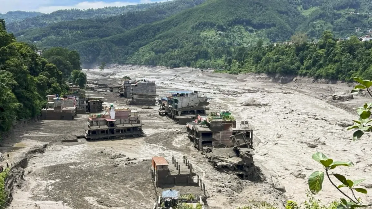 नेपाल बाढ़ में 133 भारतीय समेत 1000 लापता