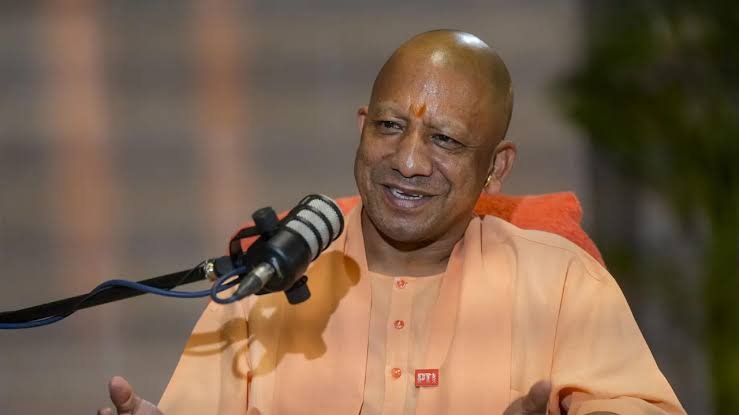 Yogi Flyover: योगी सरकार का बड़ा तोहफा! दिल्ली-नोएडा के बीच बनेगा नया एलिवेटेड फ्लाईओवर, सफर होगा आसान