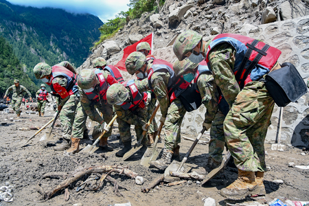 Nepal Disaster: नेपाल के अस्पतालों में शवों को रखने की जगह नहीं बची, सड़ने लगे हैं शव