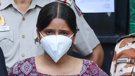Nishu Azad Case: देवी-देवताओं की पोस्ट पर घिरीं निशु, पुलिस में शिकायत