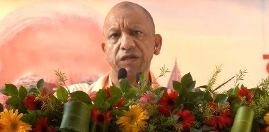 YOGI: वर्ष 2017 से पहले गरीबों का पैसा खा जाती थी सपा- बनारस में योगी