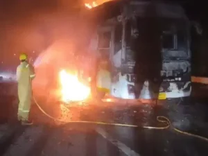 Noida Bus Fire: स्लीपर बस में आग, 9 यात्रियों की मौत