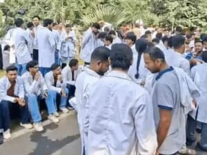 Intern Doctors Protest: हमीदिया में ओपीडी बंद, मरीज परेशान