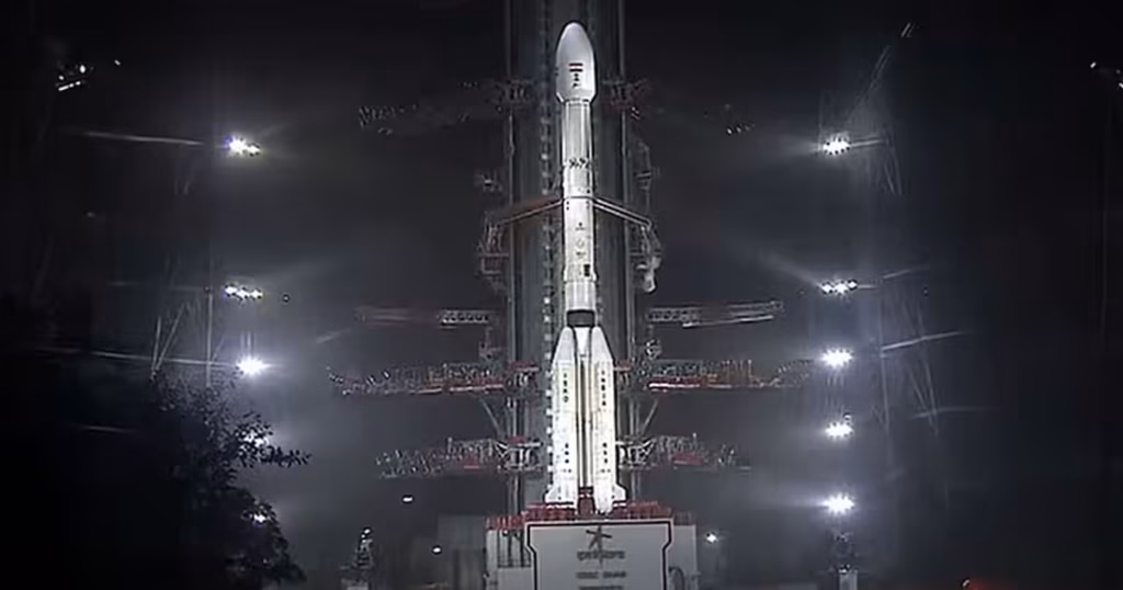 ISRO की बड़ी कामयाबी, EOS-05 हुआ लॉन्च
