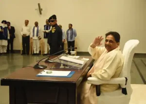 Mayawati Vs Akash Anand: मायावती ने राष्ट्रीय बैठक की 