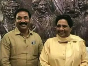 मायावती के साथ अशोक सिद्धार्थ