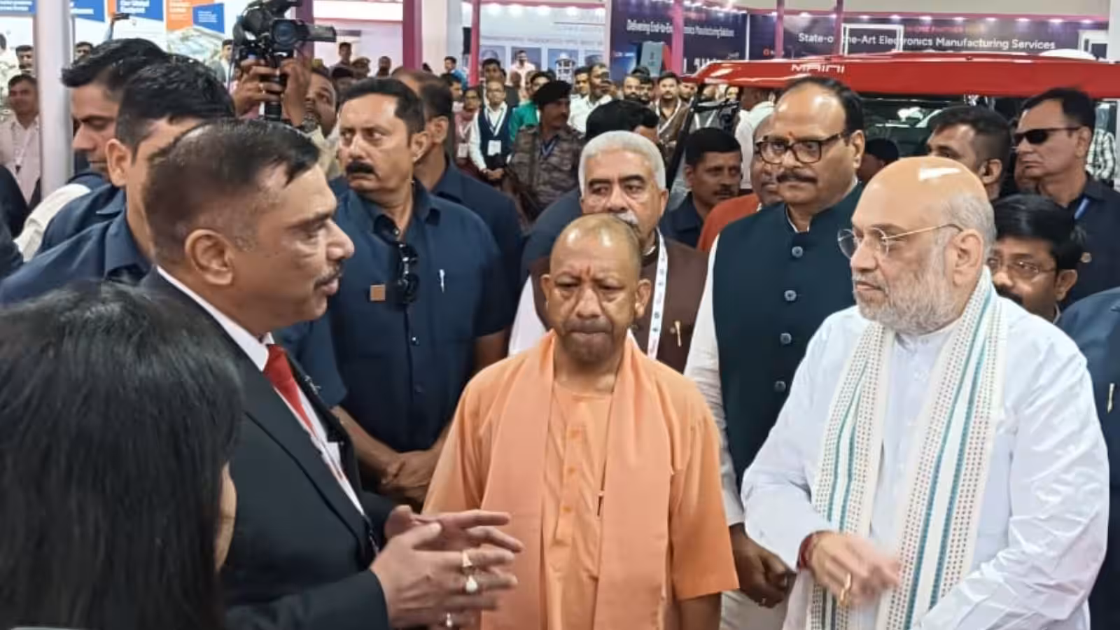 UPITS-2026 के पहले दिन CM योगी और केंद्रीय गृह एवं सहकारिता मंत्री अमित शाह ने UPEIDA स्टॉल का दौरा किया।