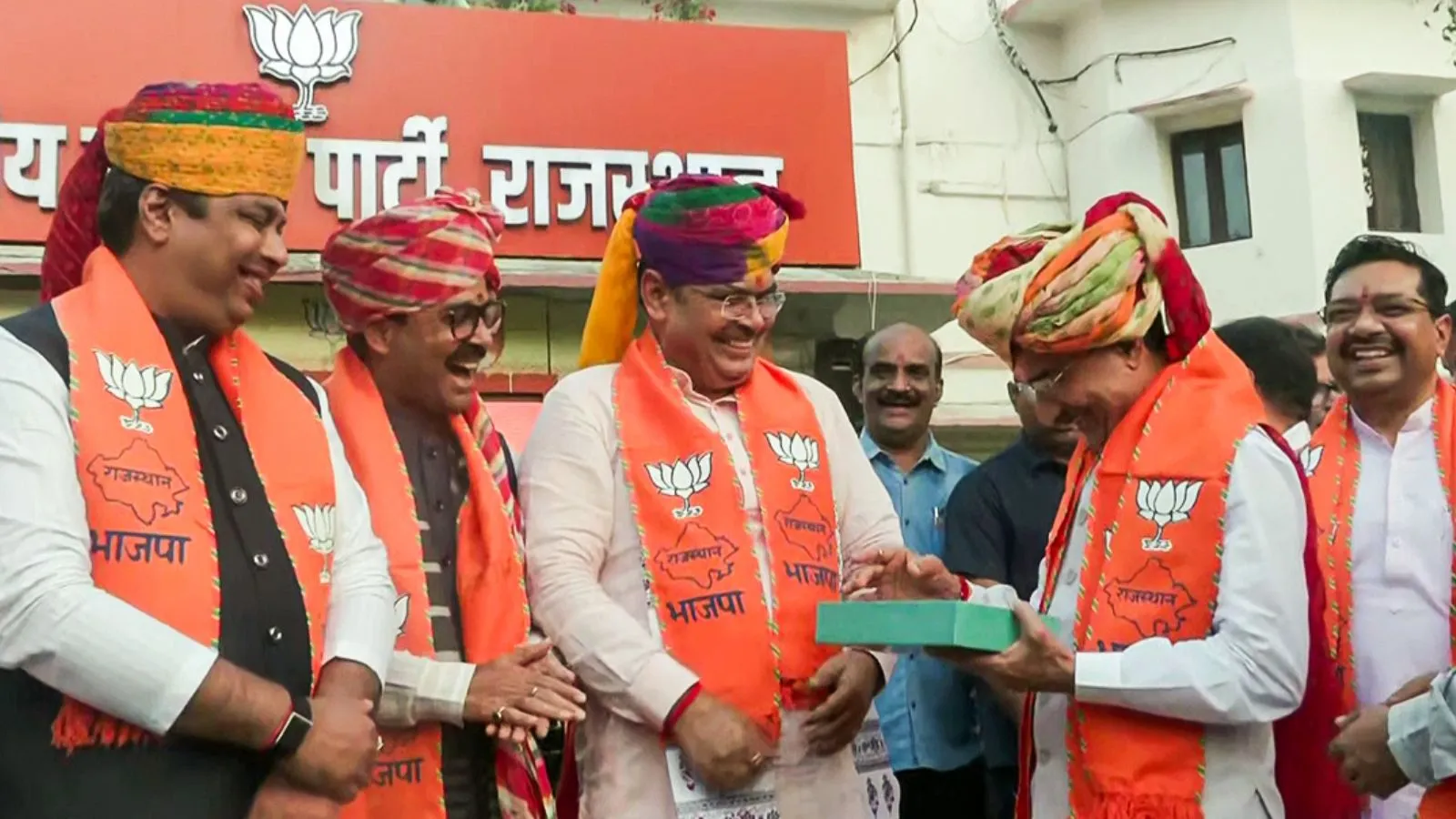 Rajasthan civic polls: भाजपा और कांंग्रेस दोनों को कड़ा संदेश, जनता बोली-सचेत हो जाइये...