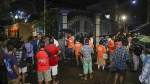 Kolkata Pandal Accident: दुर्गा पूजा पंडाल हादसे में 19 की मौत