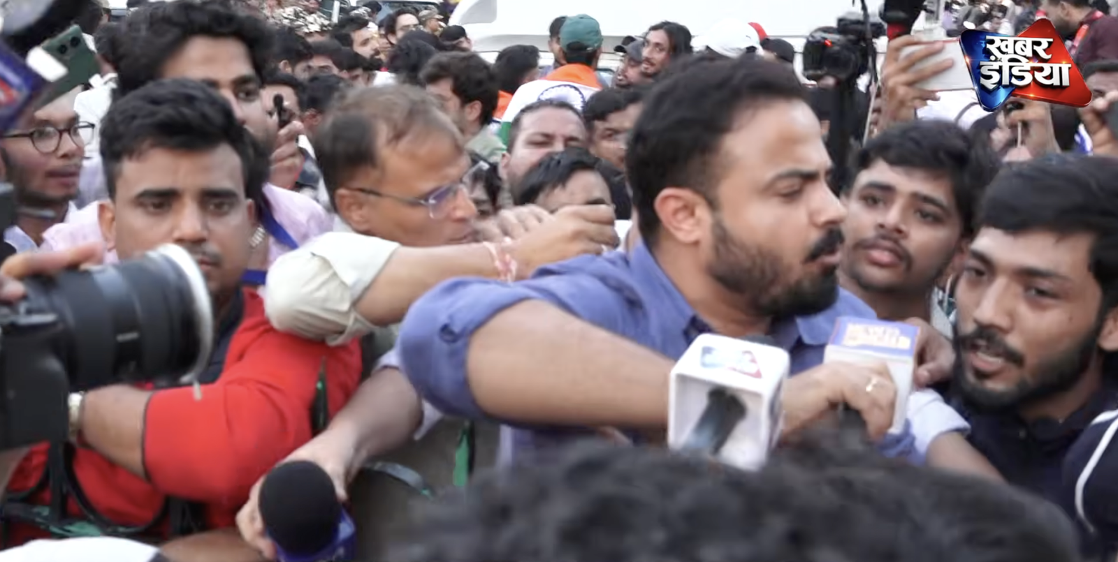 अभिनव पांडे से फंडिंग पर सवाल, वीडियो वायरल
