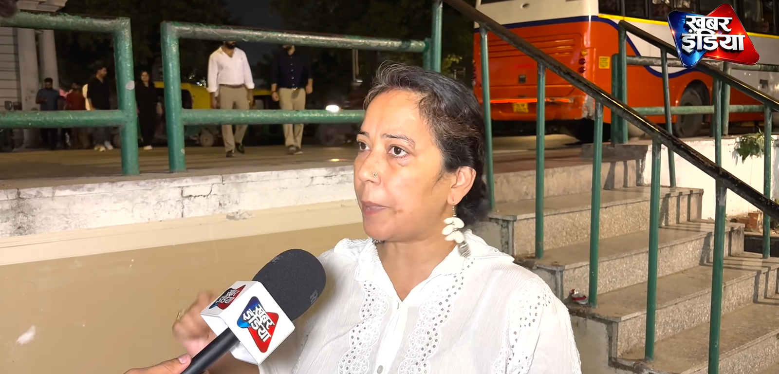 अखिलेश यादव की हिंदुत्व राजनीति पर सवाल