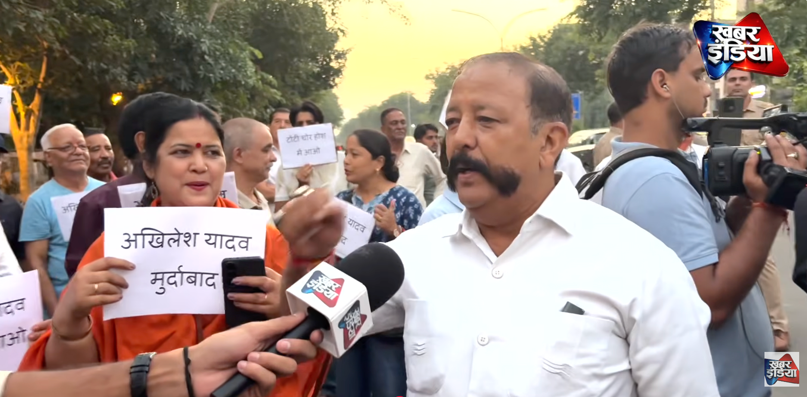 अखिलेश यादव के बयान पर यूपी में विरोध प्रदर्शन