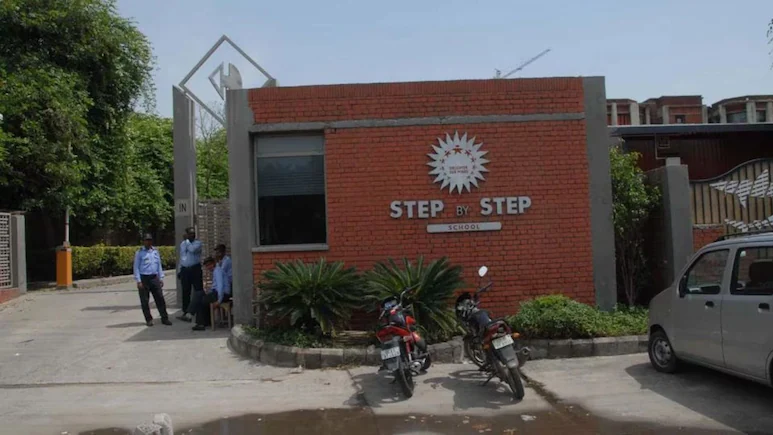 Noida School Bomb Threats: