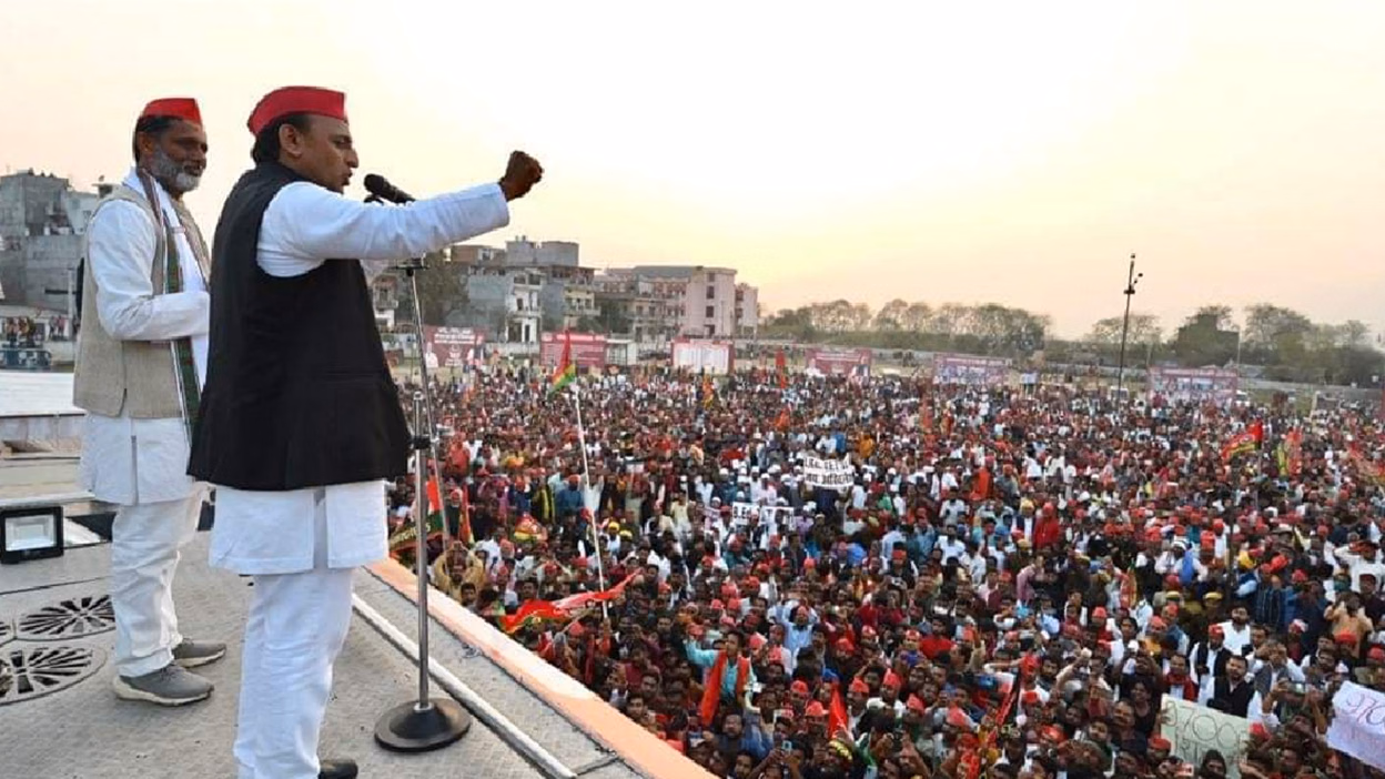 Akhilesh Gorakhpur Action: अखिलेश ने गोरखपुर की पूरी टीम क्यों हटाई?