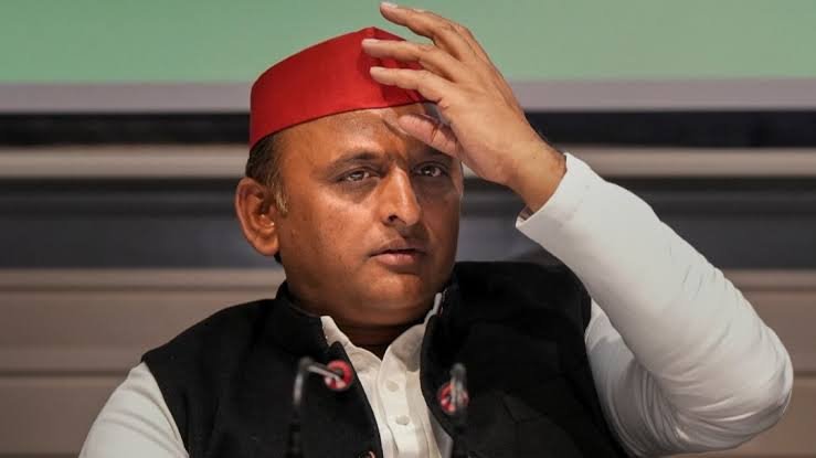 अखिलेश यादव ने बदले सपा के दो MLC उम्मीदवार