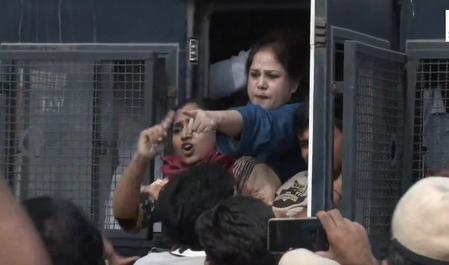 Opinion: कॉकरोच की अराजकता, जंतर-मंतर पर बिना अनुमति प्रदर्शन की जिद क्यों?